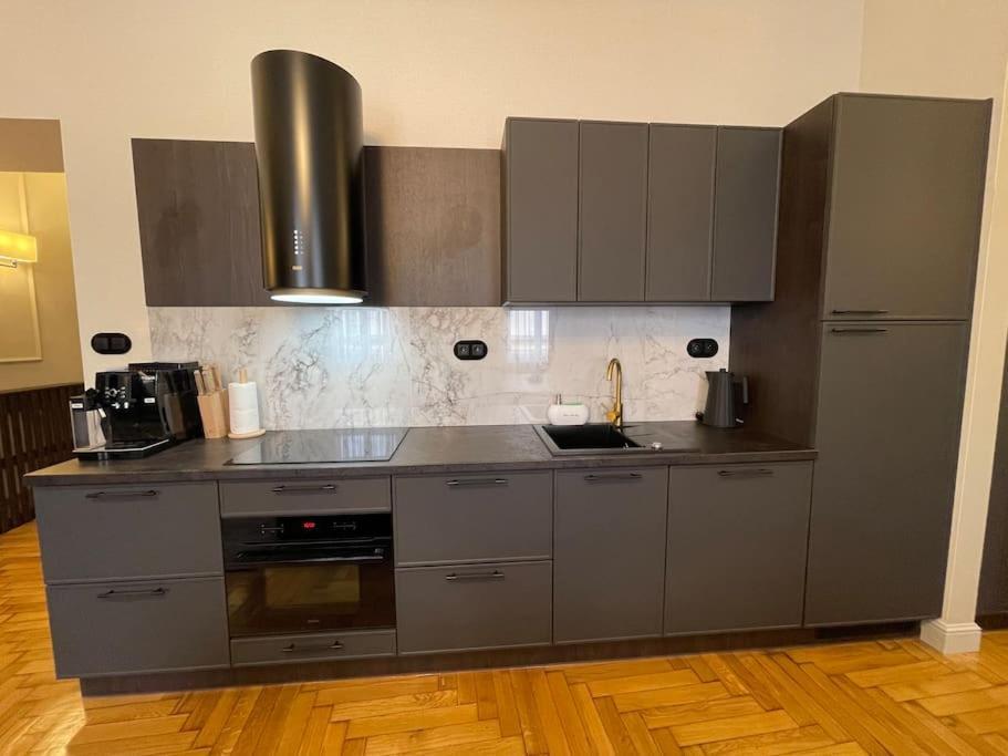Crown Pearl - Wonderful Apartment, 110Scm, 4 Rooms Cracovia Exterior foto