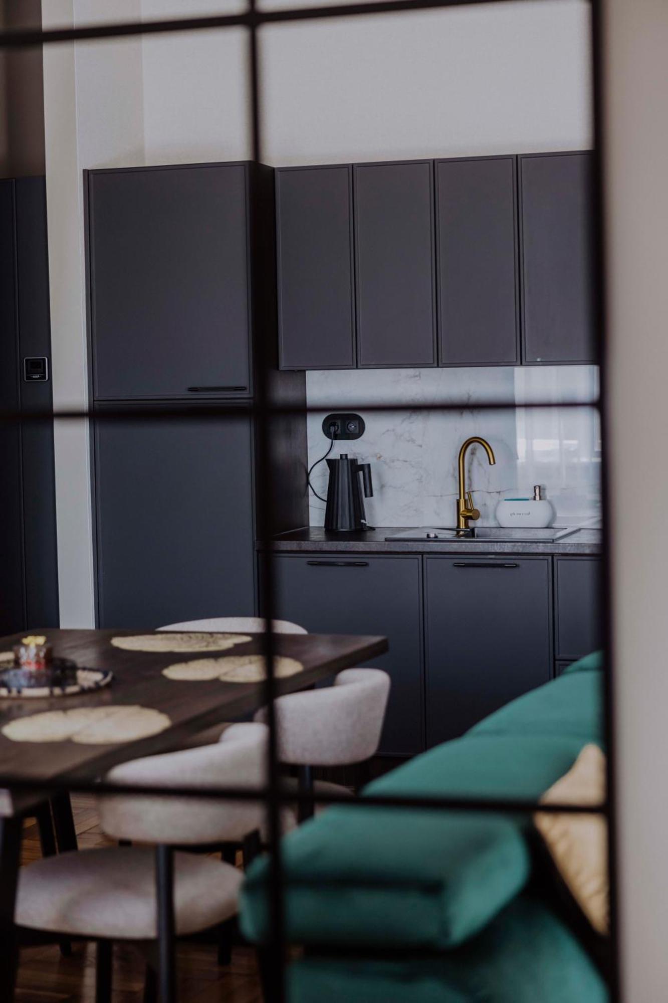 Crown Pearl - Wonderful Apartment, 110Scm, 4 Rooms Cracovia Exterior foto