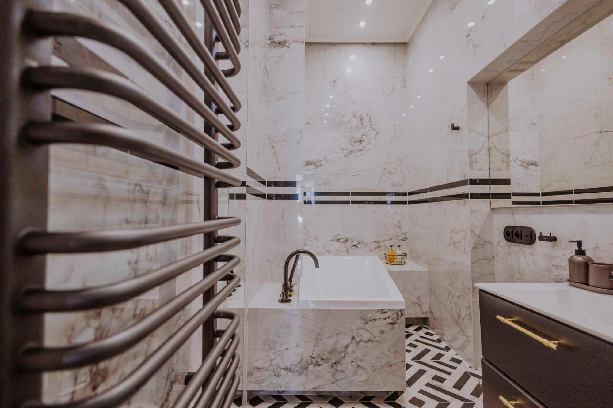 Crown Pearl - Wonderful Apartment, 110Scm, 4 Rooms Cracovia Exterior foto
