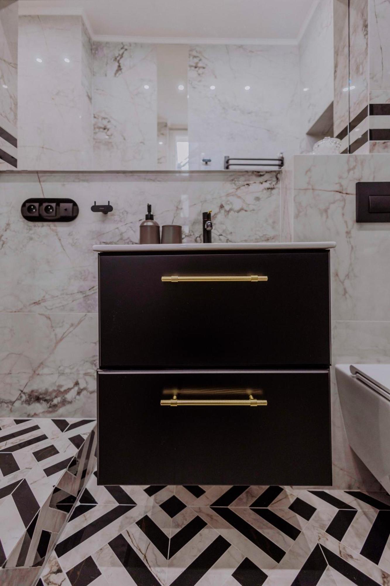 Crown Pearl - Wonderful Apartment, 110Scm, 4 Rooms Cracovia Exterior foto